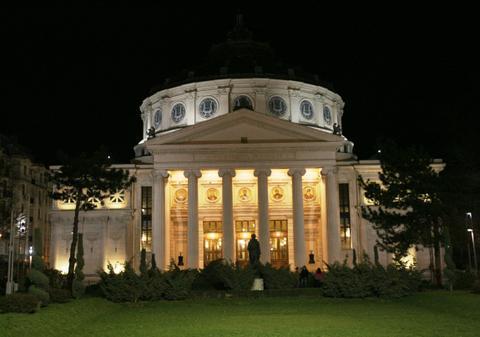 Foto&Video | S-au stins luminile la Ateneu şi la muzeu!