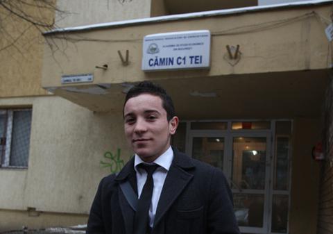 Viaţă de student: "Am avut bani doar de-o roşie şi o pâine"