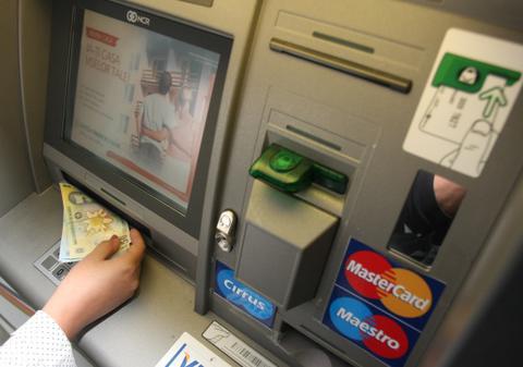 Patru români, arestaţi în Thailanda după ce au furat 2 milioane de euro!