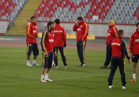 Foto | Zâmbiți, vă rog! Tricolorii s-au antrenat aseară, în Ștefan cel Mare, într-o atmosferă mai mult decât relaxată