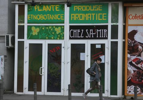 Ofiţerii de la Crimă Organizată :"Etnobotanicele sunt chimicale!"