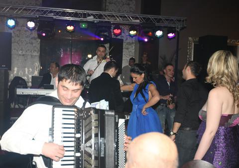 Video & Foto | Vârciu şi Adelina, chef cu manele