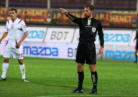 "Brad Pitt" Tudor a refuzat să "fluiere" derby-ul Rapid - Dinamo! Vezi de ce nu vrea să mai arbitreze când este bolnav!