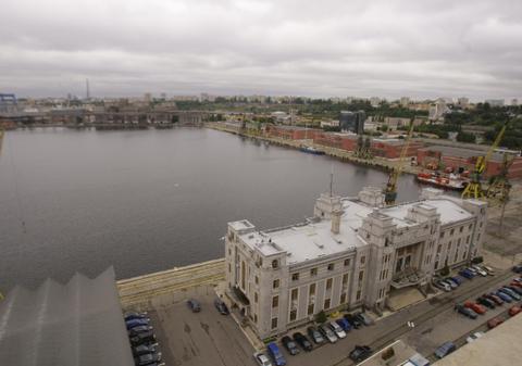 Portul Constanţa  luat cu asalt de zeci de poliţişti şi jandarmi care caută mărfuri de contrabandă