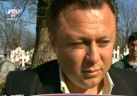 Dragoş Dolănescu a fost la mormântul tatălui său