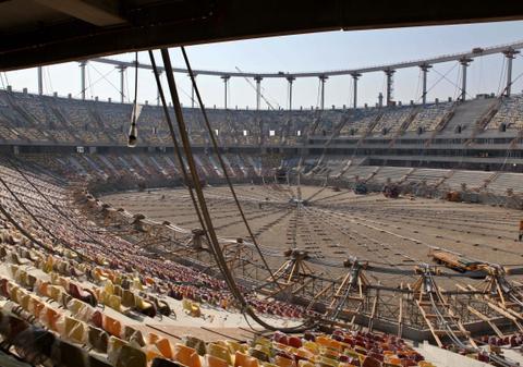 Peste trei zile începe montarea acoperişului retractabil la Stadionul Lia Manoliu