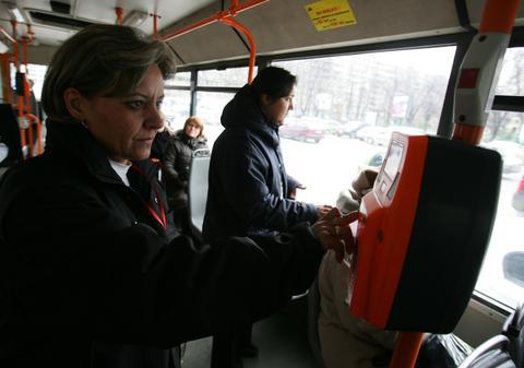 Biletele RATB vor fi retrase din circulaţie