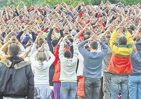 Yoghinii, așteptați cu clătite şi mămăligă