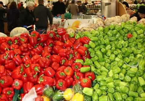 Controale la sânge! Concentraţia de pesticide din legume şi fructe, publicată lunar