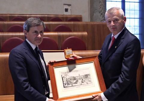 Oprescu a inaugurat un birou al românilor la Roma