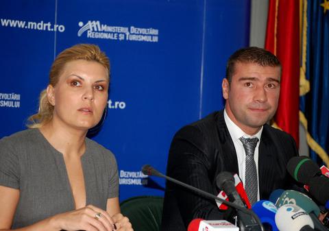 Elena Udrea: ”Ar trebui ca şi Voiculescu să sponsorizeze un meci al lui Bute!”