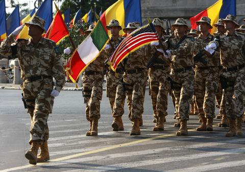 Fără DEFILARE la ARCUL DE TRIUMF de Ziua Națională! Ce STRĂZI VOR FI ÎNCHISE ÎNCEPÂND DE SÂMBĂTĂ