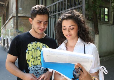 Un miliard de euro. Atât costă România elevii care nu au luat BAC-ul