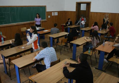 Record absolut în învăţământ. Vezi câte mii de ani au absentat elevii într-un semestru!