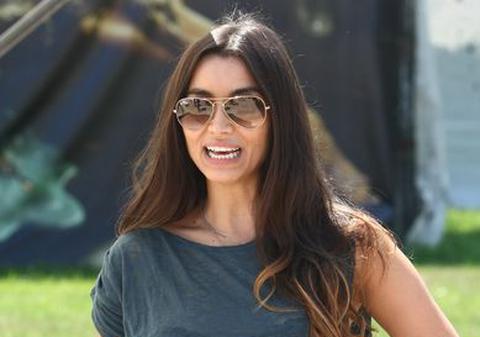 Lili Sandu: "Prefer să fac o şcoală în L.A. decât să conduc o maşină cu mulţi cai putere sau să port o geantă Hermes"