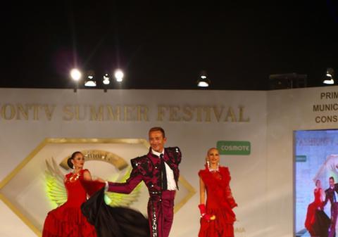 Mama lui Mazăre și-a admirat fiul pe podiumul de modă: ”Ce mândrețe de băiat am!”