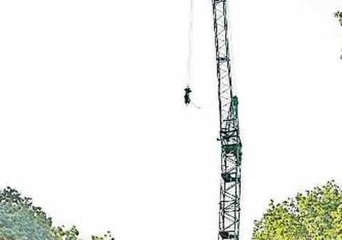 Salturi de la 51 m, deasupra Herăstrăului