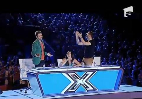 Foto şi video | Iată cum a impresionat un şomer juriul de la X Factor!