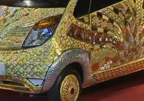 Video | Uite cel mai scump Tata Nano! Maşinuţa valorează "doar" 4,6 milioane de dolari