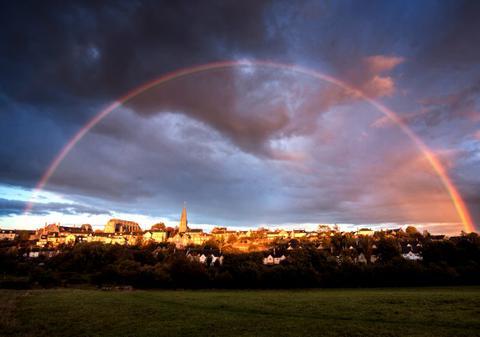 FOTO | Imagine incredibilă. Iată cum arată curcubeul pefect!