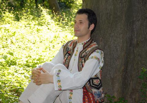 Tânărul despre care s-a spus că ar fi fiul secret al lui Ion Dolănescu a fost premiat la Festivalul ”Maria Ciobanu”