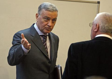 Mircea Sandu şi Mitică Dragomir, învinuiţi în dosarul excluderii Universităţii Craiova! 