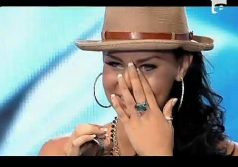 O participantă s-a rugat de juriul X Factor: "Vă rog să mă acceptaţi!"