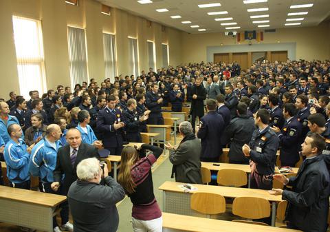 Lucian Bute: ”Vameşii canadieni m-au amendat cu 50 de dolari pentru o pereche de ciorapi!”