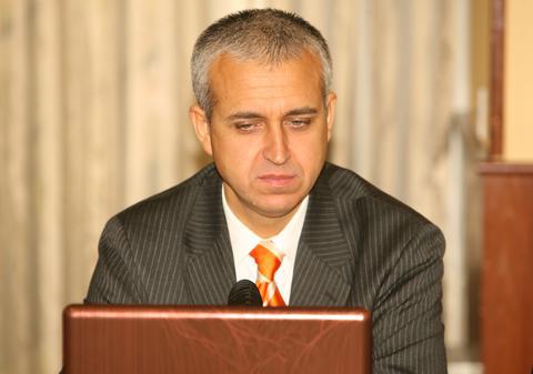 Piesa muzicală Zingaria care îi discriminează pe români scoasă de pe Youtube