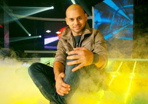 Alin Văduva ţine foarte mult la prestaţiile sale live. Merge la terapeut vocal