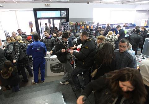 Black Friday: în câteva ore s-a vândut aproape tot!