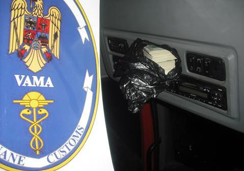 Peste 26.000 de dolari, confiscaţi de vameşii din Albiţa 