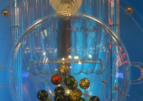 Report la loto 6 din 49: ghinionul se ține scai de jucători!