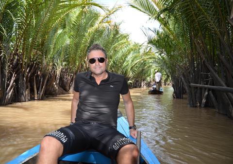 Cătălin Botezatu şi-a petrecut vacanţa în Cambogia şi Vietnam