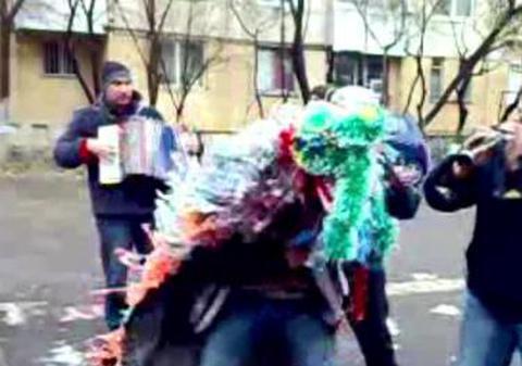 Colinde la clarinet, ca-n Bucureşti, nicăieri nu mai găseşti! | VIDEO