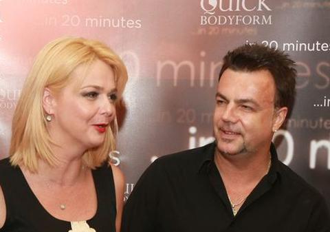 Iuliana Marciuc, despre tânăra cu care se săruta Enache: "Eu nu o cunosc pe fata aceea şi nici nu mă interesează"