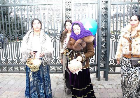 Vrăjitoarele s-au adunat la Parlament pentru a protesta împotriva lui Nicolae Păun