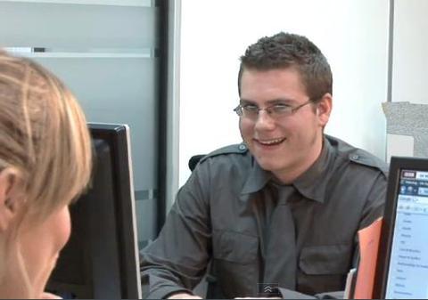 Ai o relaţie amoroasă la serviciu şi nu vrei să te prindă nimeni? Uite regulile pe care trebuie să le respecţi cu sfinţenie! | VIDEO