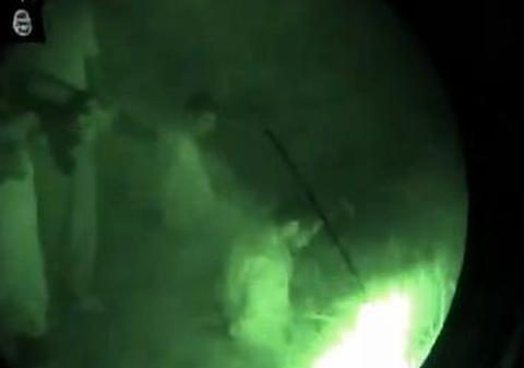 IMAGINI ŞOCANTE! Doi "trădători", EXECUTAŢI de Al Qaida | VIDEO EXPLICIT