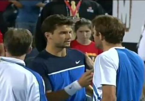Aşa ceva vezi mai rar pe un teren de tenis! Mardy Fish şi Grigor Dimitrov, la un pas de bătaie! | VIDEO