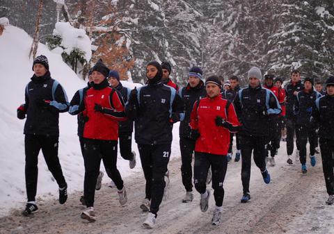 Sorin Frunză, jucătorul Oţelului, i-a pus gând rău antrenorului Dorinel Munteanu: "L-aş alerga puţin prin zăpadă până la genunchi..."