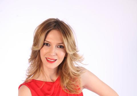 Adela Popescu și DJ Project vin, în noua formulă, într-o emisiune TV