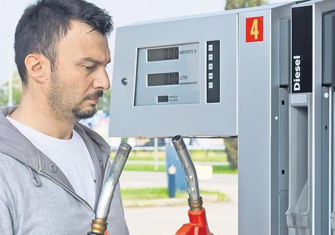 Scumpirea benzinei înseamnă scumpirea MÂNCĂRII