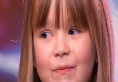 Dacă n-ai văzut până acum asta, ai pierdut ENORM! Acest copil CHIAR ARE TALENT! VIDEO