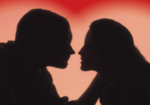 Cea mai tristă poveste de Valentine's Day! Doi adolescenţi s-au sinucis de Ziua Îndrăgostiţilor pentru că ea a fost forţată să se mărite cu altcineva!