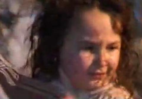 MIRACOLUL IERNII! O fetiţă, salvată după ce o avalanşă a îngropat casa în zăpadă şi i-a ucis părinţii | VIDEO INCREDIBIL