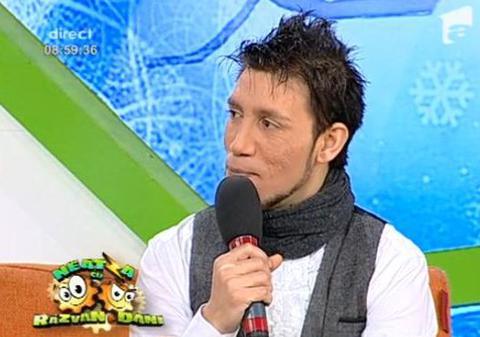 Iulian Vasile, finalist la X Factor: "Sunt asaltat de fani şi e normal" | VIDEO