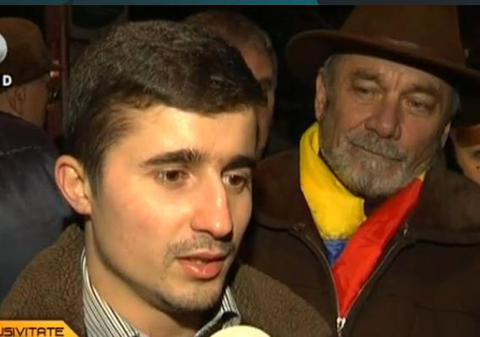 Ofiţerul protestatar din Piaţa Universităţii, dator vândut! Statul îi cere o jumătate de miliard de lei!