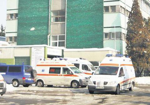 Locuitorii din Slatina se tem să se mai îmbolnăvească! "Nu am curaj să mă internez în acest spital"