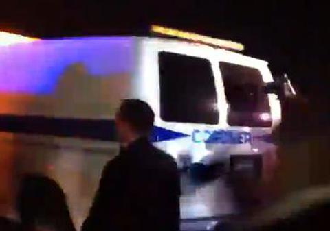 WHITNEY HOUSTON A MURIT | Iată momentul în care TRUPUL ARTISTEI e luat de la hotelul în care a fost găsită fără suflare | VIDEO